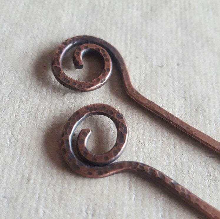 Spiral Hair Pins, Set of 2 Hair Sticks, Hammered Copper Hairsticks. Rustic Copper Hair Accessories.