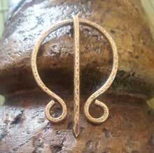 Load image into Gallery viewer, Penannular Brooch Pin, Celtic Shawl Pin, Horseshoe Brooch,  Medieval Cloak Pin,