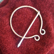 Load image into Gallery viewer, Penannular Brooch. Copper Cloak Pin, Celtic Penannular Pin. Viking Pin, SCA  Costume