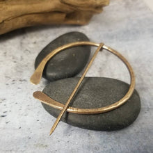 Load image into Gallery viewer, Bronze Cloak Pin, Penannular Brooch | Hand Forged Viking Pin.