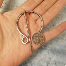 Load image into Gallery viewer, Canadian Penny Cloak Clasp, Metal Shawl Pin, Handmade Rustic Copper Viking Penannular Pin